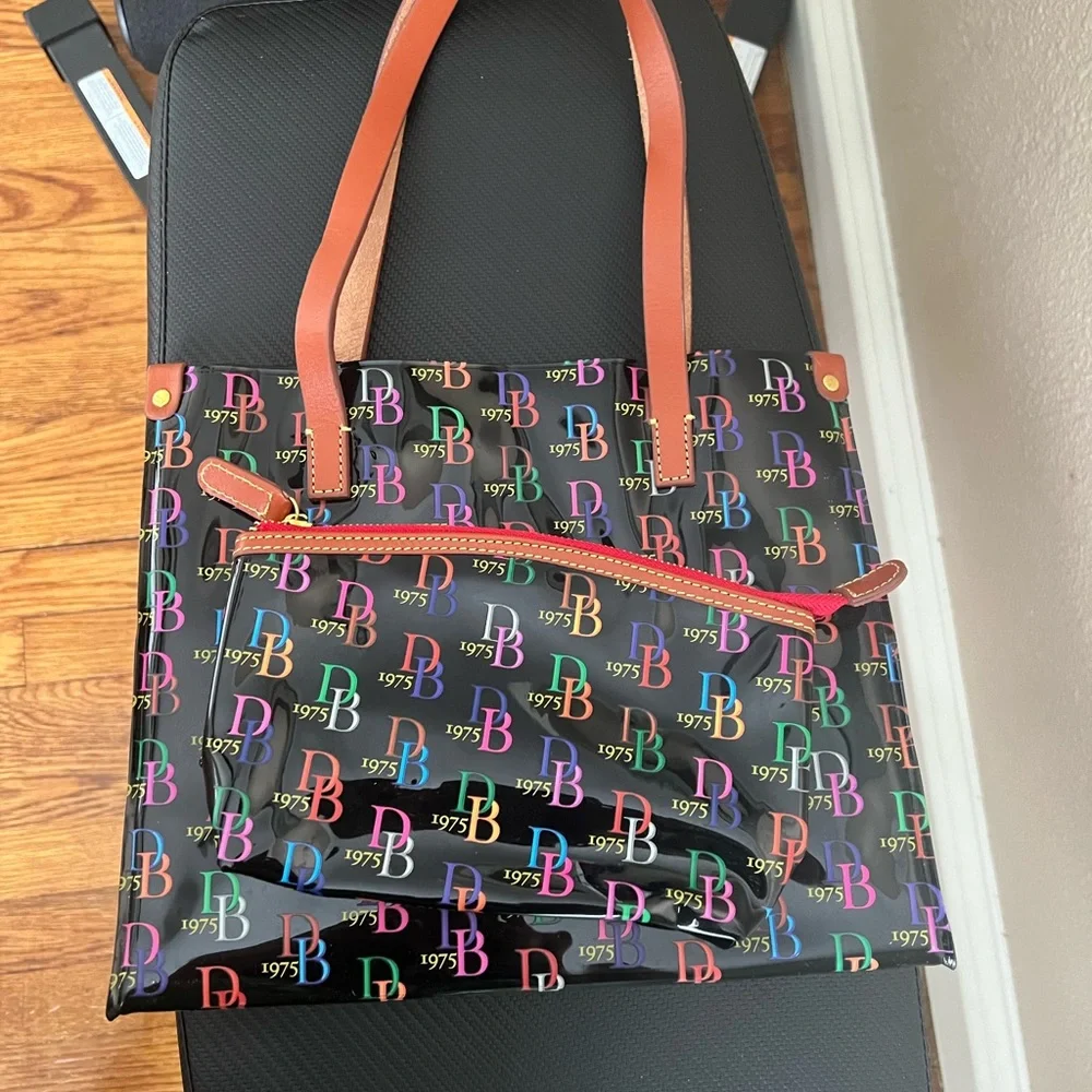 Dooney & Bourke set - Picture 11 of 16
